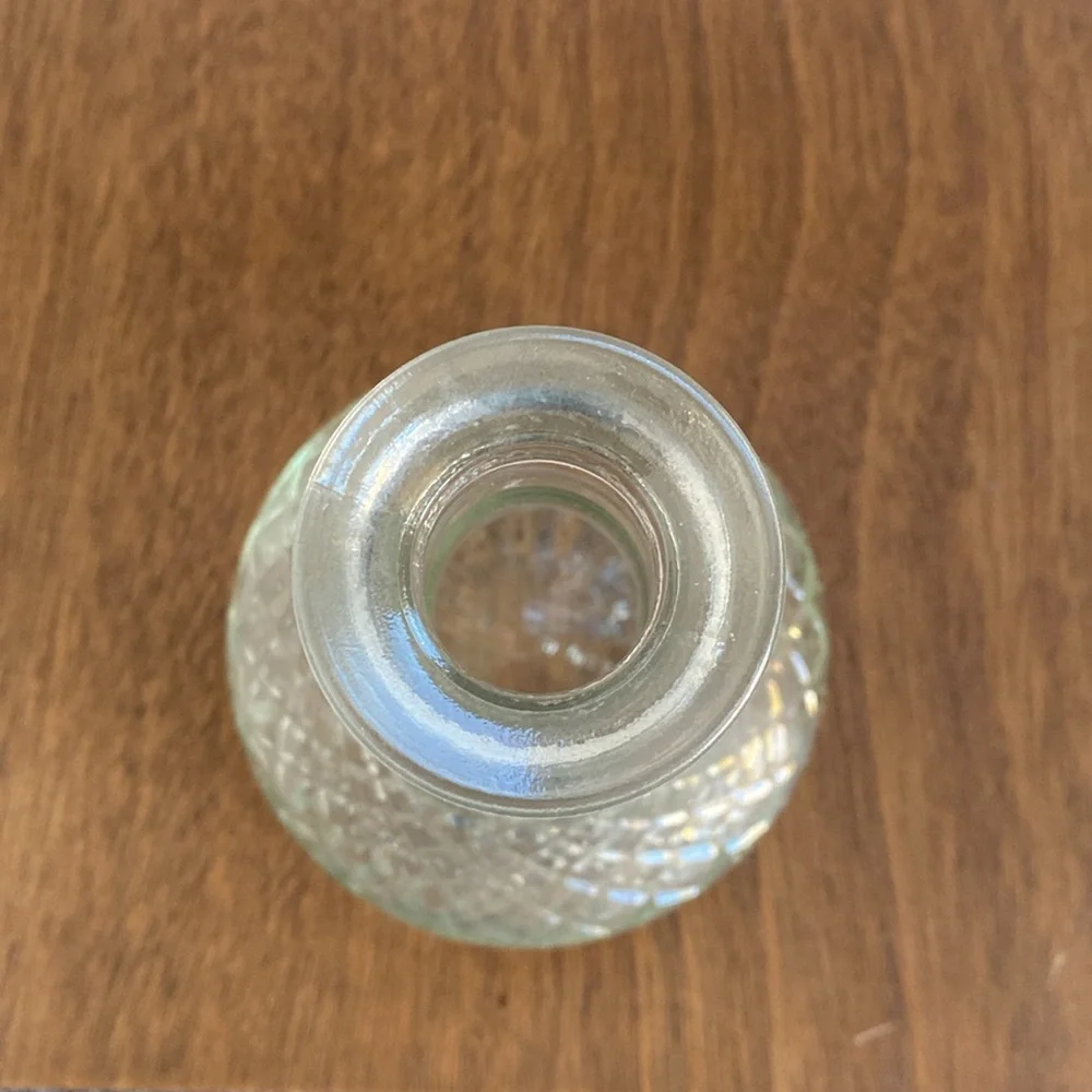 Mogen David Vintage Beautiful Clear Etched Glass Decantur MD 1980-1986